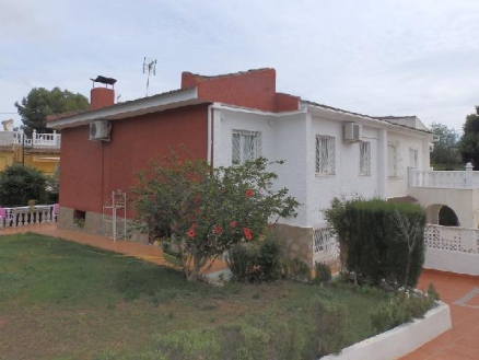 Villa for sale in town,  273771