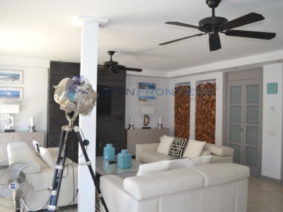 Villa for sale in town, Malaga 274002