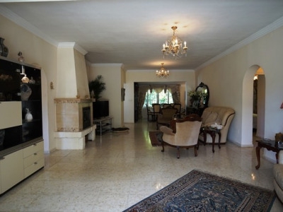 Estepona property: Villa with 4 bedroom in Estepona 274427