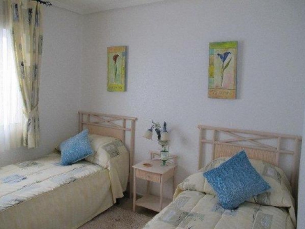  2 bedroom Apartment 275166