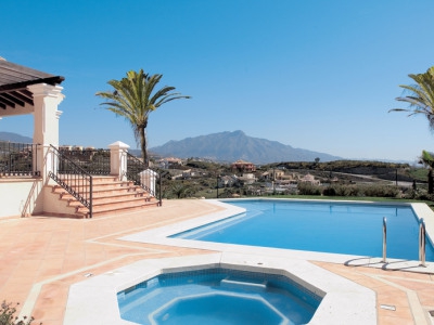 Villa for sale in town, Spain 275292
