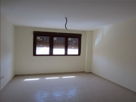  3 bedroom Apartment 276320