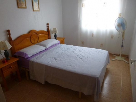  2 bedroom Apartment 277764