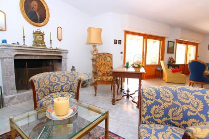 Villa for sale in town, Spain 278095