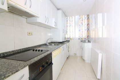 Apartment with 3 bedroom in town 278112