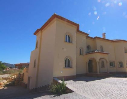 Villa&nbsp;for&nbsp;sale&nbsp;in&nbsp;town,&nbsp;Spain&nbsp;278137