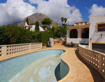 Villa for sale in town 278149