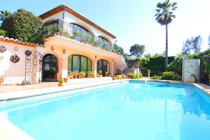 Villa for sale in town 278153