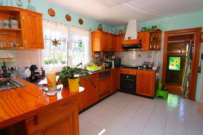 Alicante property | 4 bedroom Villa 278153