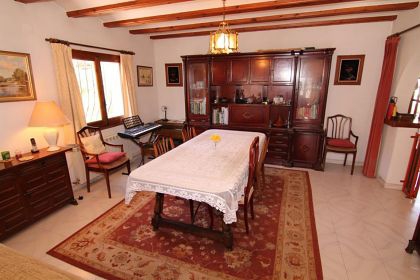 Villa for sale in town, Spain 278162