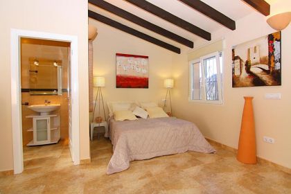 Villa for sale in town, Spain 278163