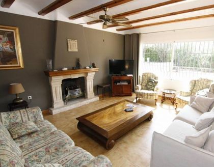 Villa for sale in town, Spain 278199