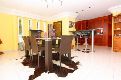 Villa&nbsp;for&nbsp;sale&nbsp;in&nbsp;town,&nbsp;Alicante&nbsp;278200