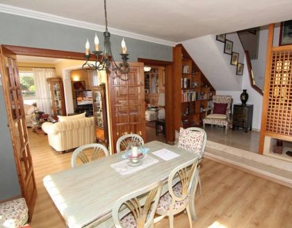 Villa for sale in town, Alicante 278206