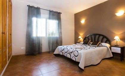 Villa for sale in town, Spain 278262