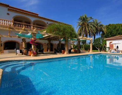 Villa for sale in town 278273