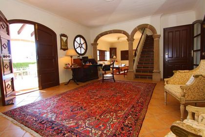 Villa for sale in town, Spain 278300