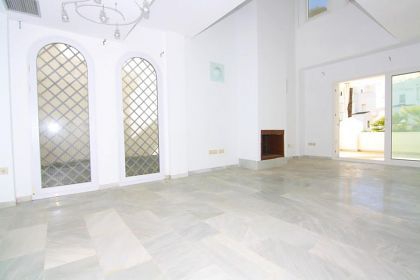 Apartment with 5 bedroom in town 278321