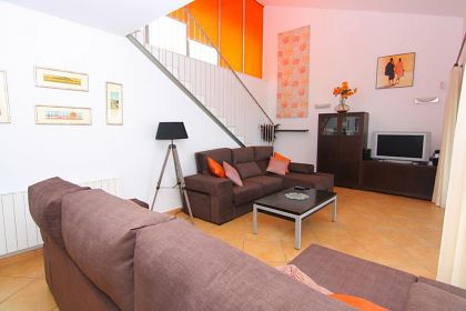 Villa for sale in town, Spain 278323