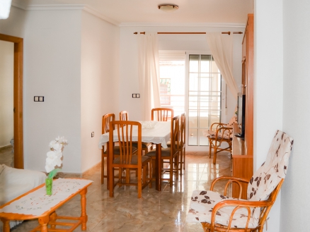 Apartment with 3 bedroom in town 278434
