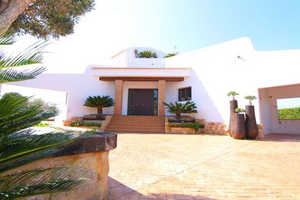 Villa for sale in town 278595