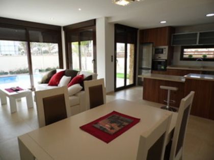 Mil Palmeras property: Villa to rent in Mil Palmeras, Alicante 279074