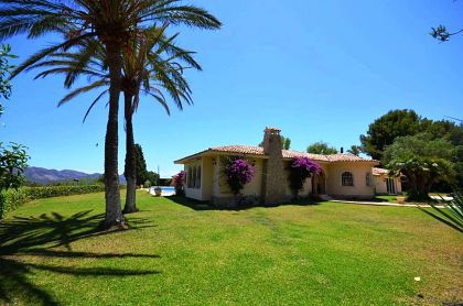 Villa with 3 bedroom in town 279220