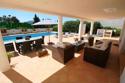 Villa with 3 bedroom in town 279222