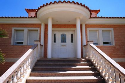 Villa for sale in town 279228