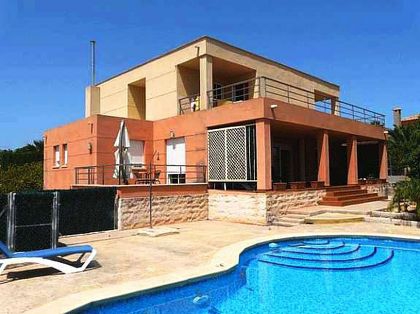 Villa for sale in town 279231