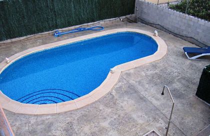 Villa for sale in town, Spain 279231