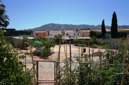 Villa with bedroom in town 279234