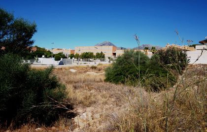 Villa for sale in town, Spain 279245