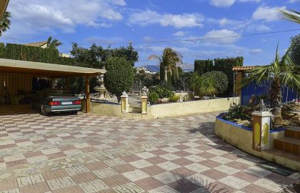 Villa for sale in town, Spain 279288