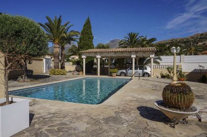 Villa for sale in town 279316
