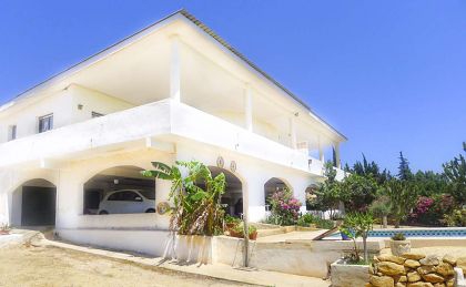 Villa for sale in town, Spain 279320