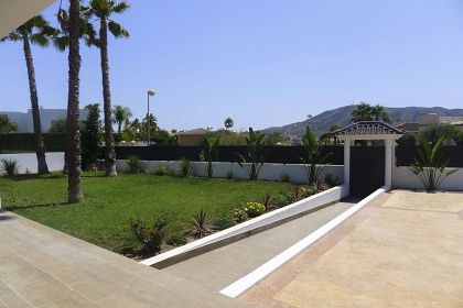 Villa with 6 bedroom in town 279335