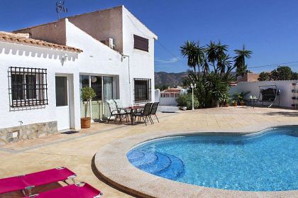 Villa for sale in town 279377