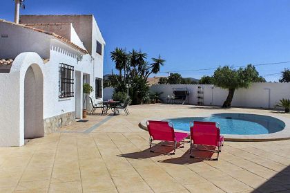 Villa for sale in town, Spain 279377