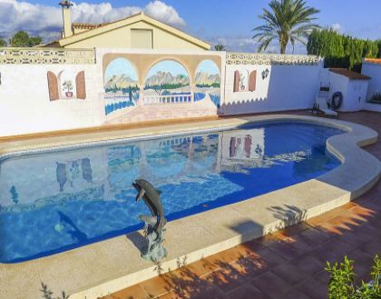 Villa for sale in town, Spain 279386