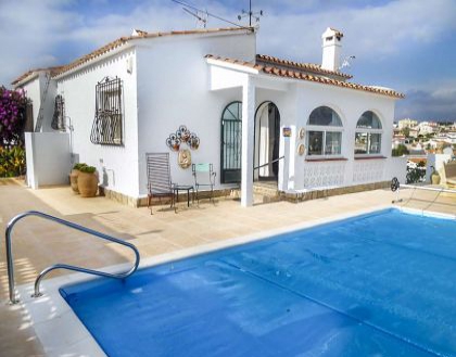 Villa for sale in town 279389