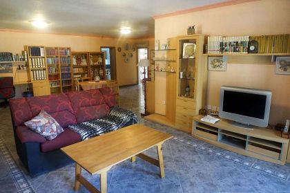 Villa for sale in town 279395