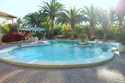 Villa for sale in town, Spain 279506