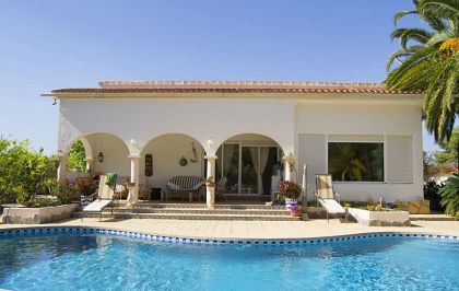 Villa for sale in town 279536