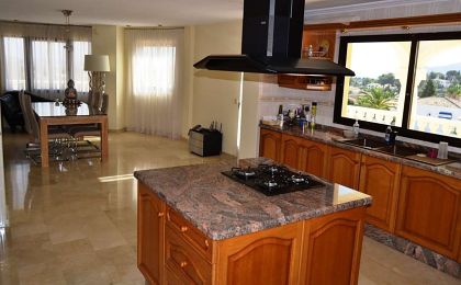 Villa for sale in town, Alicante 279537