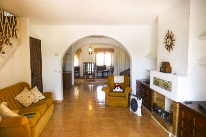 Villa for sale in town, Spain 279704