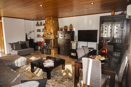 Villa for sale in town, Spain 279730