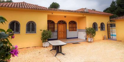 Villa for sale in town 279755