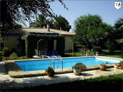 Villa for sale in town, Spain 280472