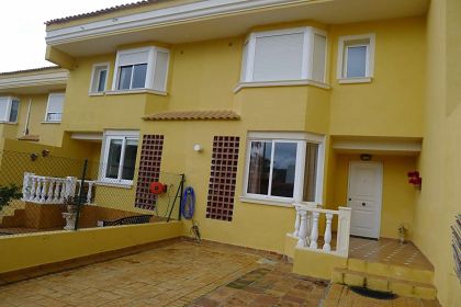 Villa with 3 bedroom in town 280574
